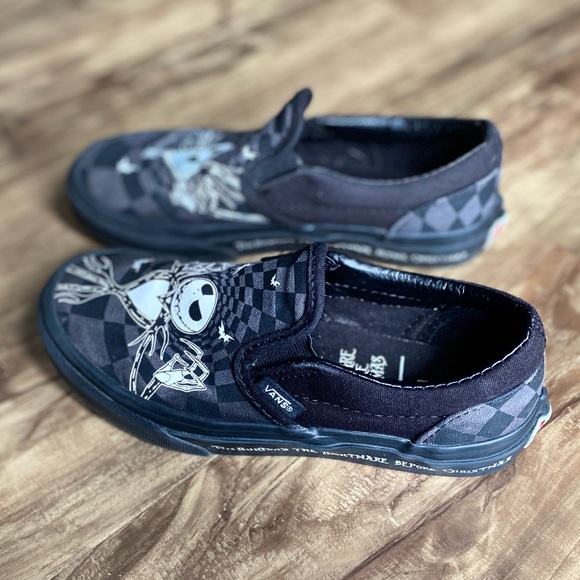 Kids size 2 Disney Vans - Picture 2 of 4